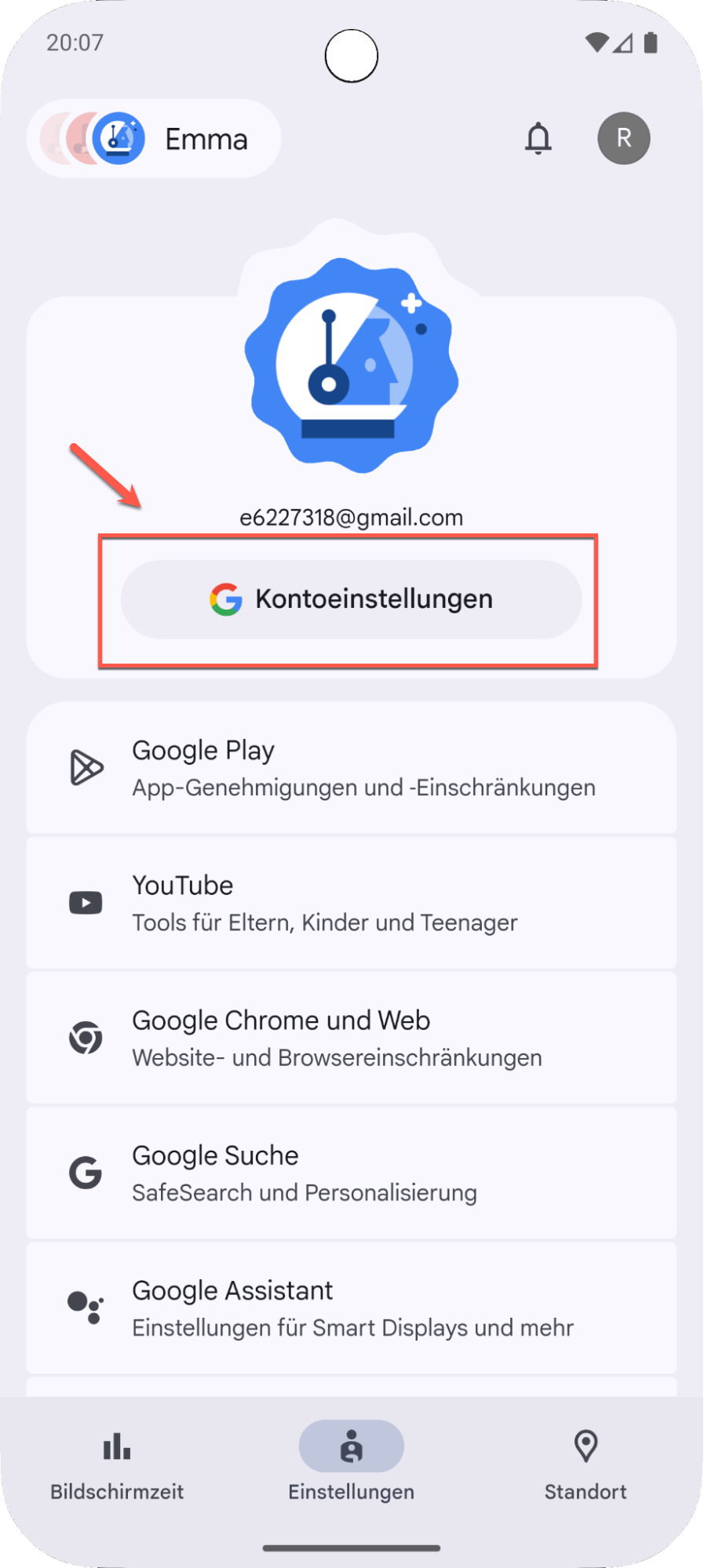 Telefon zeigt, wie man über Family Link auf die Kontoeinstellungen des Kindes zugreift